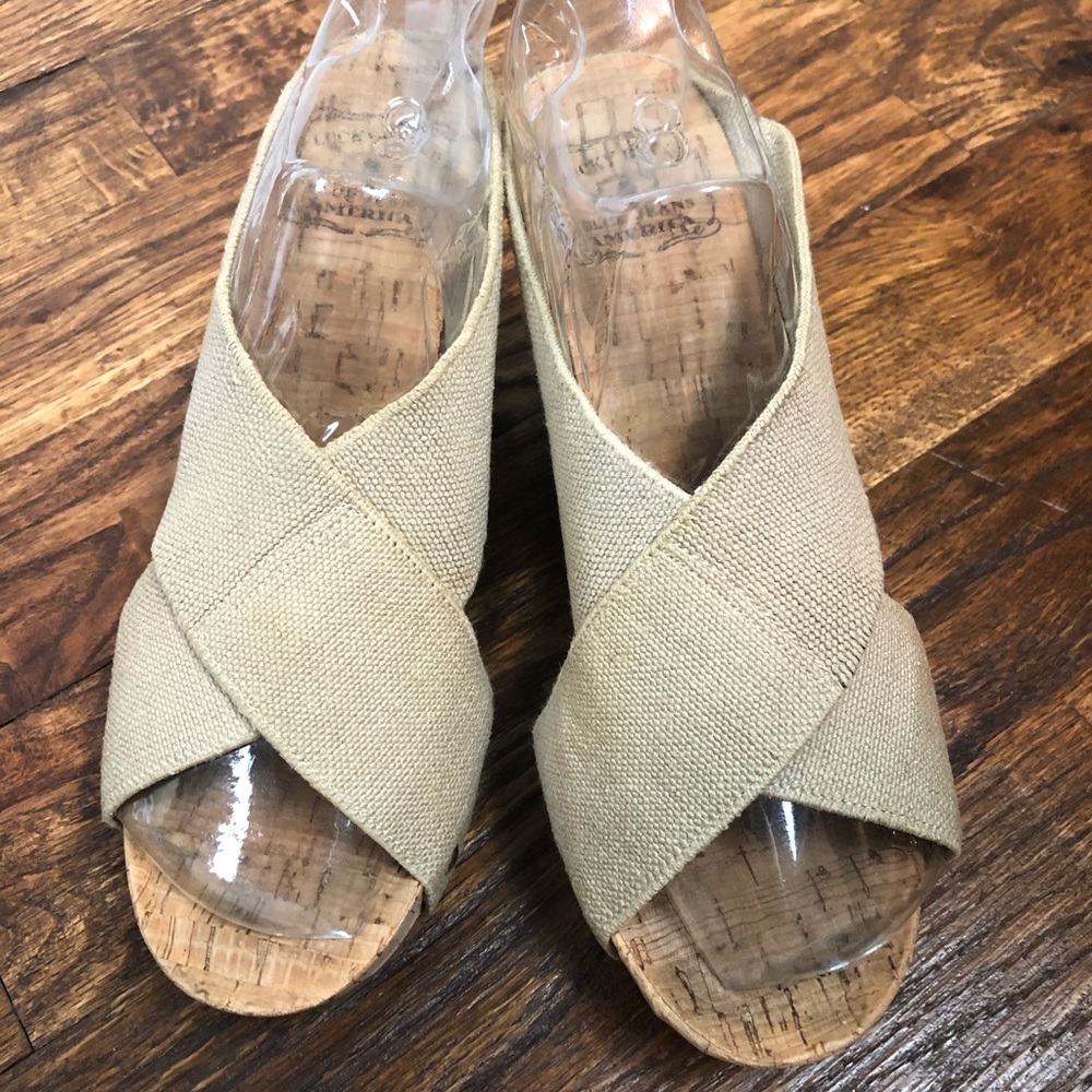 Lucky Brand wedge size 7.5